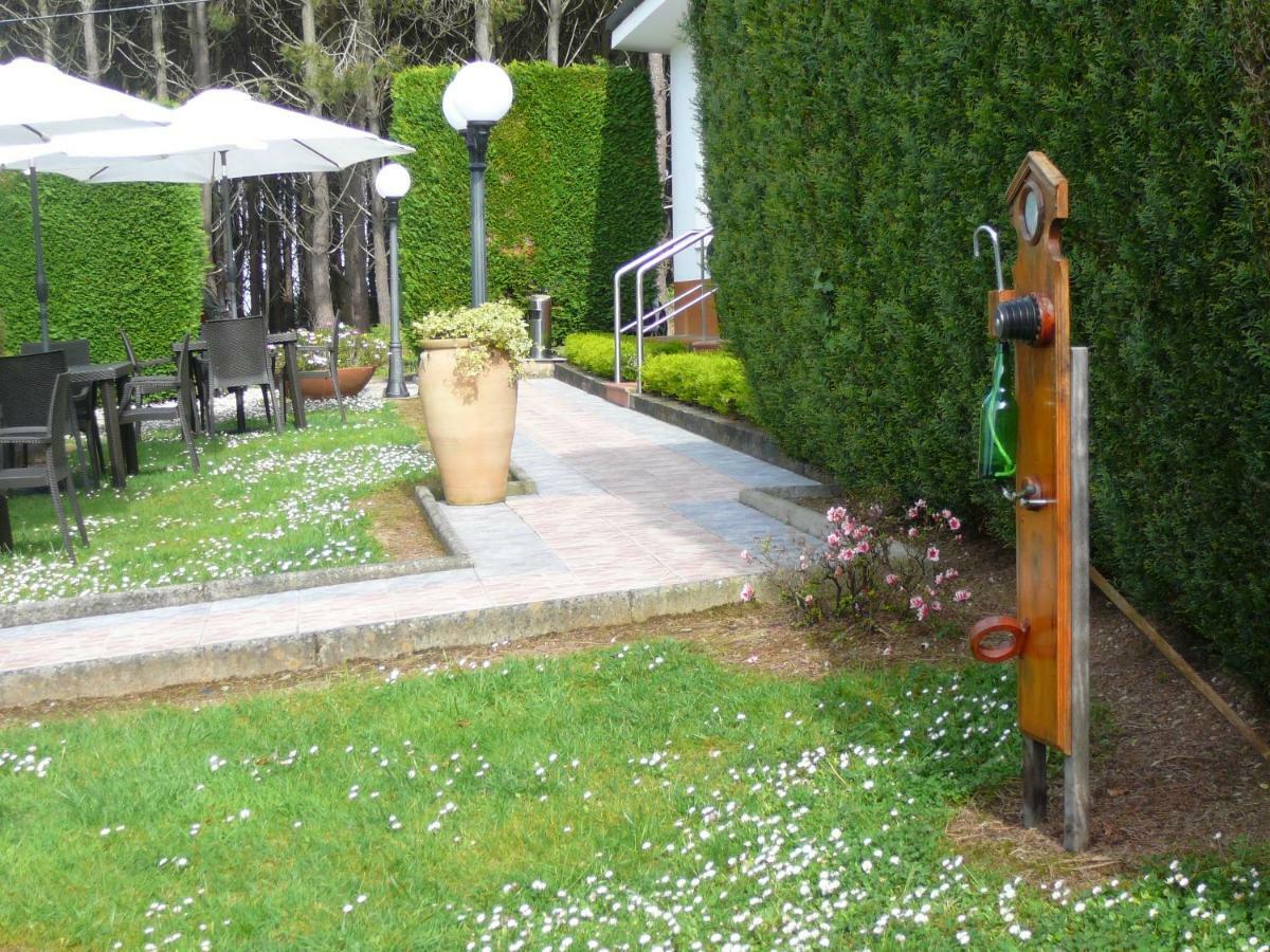 Hotel El Pinar Villapedre Buitenkant foto