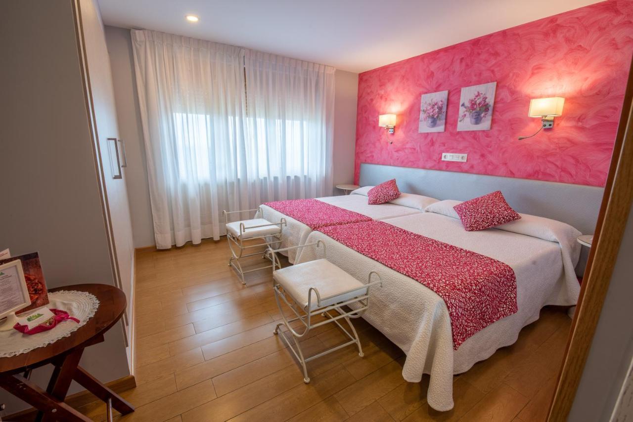 Hotel El Pinar Villapedre Buitenkant foto
